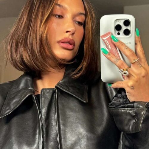 Hailey Bieber apresenta o novo corte de cabelo que promete ser o hit de 2026: o bob médio