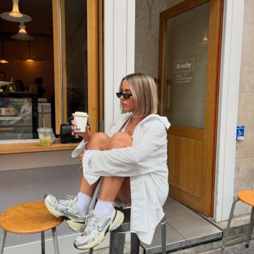 Descubra por que o Tênis Feminino Nike V2K Run Y2K é indispensável para o seu estilo