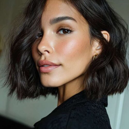 Tendência de cabelo para 2026: Corte bob em camadas para um look fresco e rejuvenescedor
