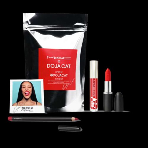 Doja Cat arrasa em show gratuito na loja MAC da Avenida Paulista