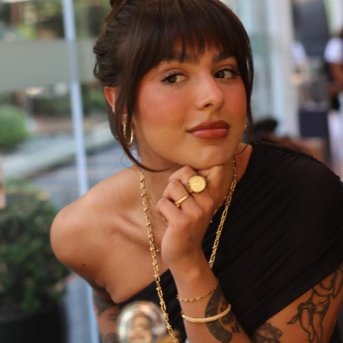 Júlia Dantas transforma paixão por moda em sucesso com Vintage Affection