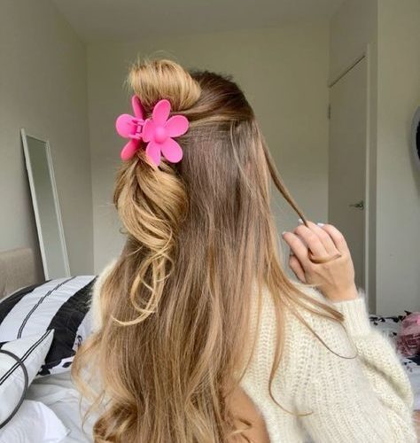 Arrase na volta às aulas com penteados práticos e estilosos