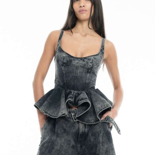 Peplum: a moda que está de volta em versão moderna e irresistível