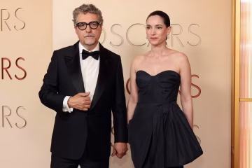 Tapete vermelho do Oscar 2026: veja os visuais deslumbrantes das estrelas