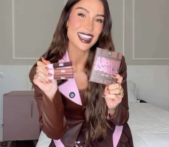 Boca Rosa apresenta sua nova criação: o gloss hidratante com aroma de chocolate que vai conquistar seu coração.