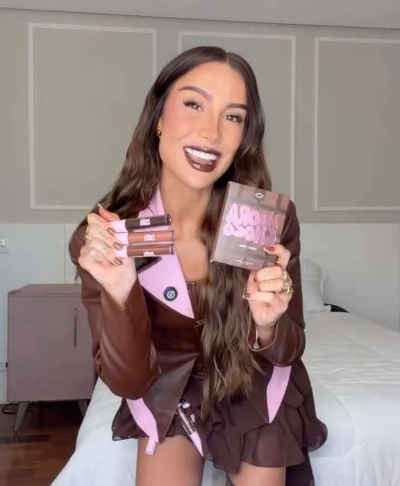 Boca Rosa apresenta sua nova criação: o gloss hidratante com aroma de chocolate que vai conquistar seu coração.