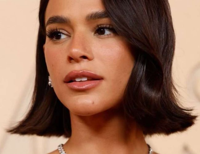 Qual é o segredo por trás do encanto de Bruna Marquezine que conquista Hollywood?