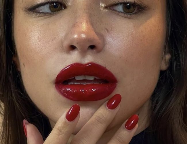 5 segredos incríveis para fazer o batom durar o dia inteiro