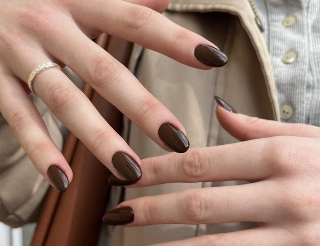 As 5 tonalidades de esmalte que estarão em alta neste outono de 2026