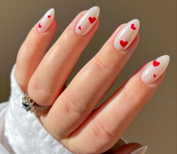Dia dos Namorados: 5 estilos de unhas românticas para experimentar agora