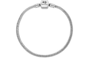 Rebecca Bonbon apresenta sua nova coleção de joias RB Jewelry em prata 925