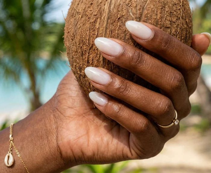 Unhas com toque tropical: aprenda a técnica que conquistou as celebridades