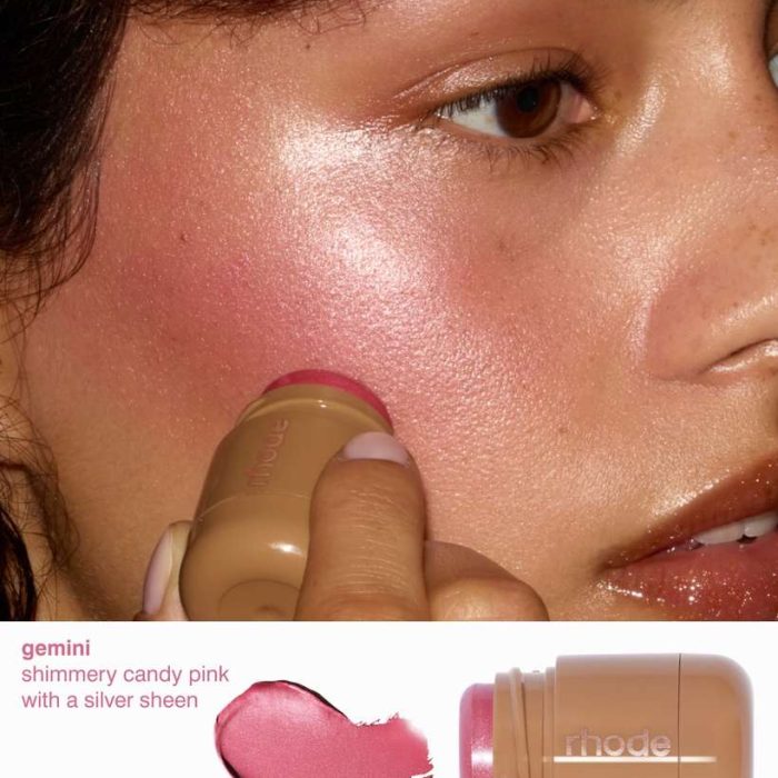 Blush cintilante da Rhode ganha versão especial de pendurar na bolsa