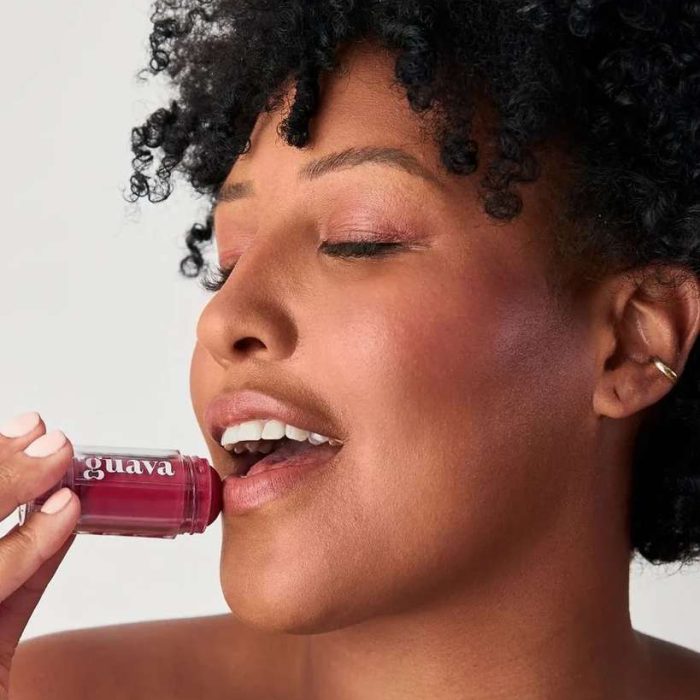 Blush em Bastão da Guava: Beleza Multifuncional para um Toque de Cor ou Naturalidade